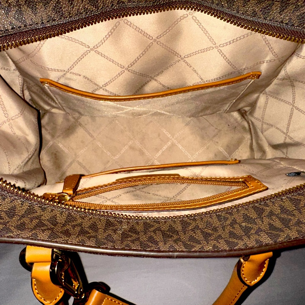 Michael Kors Crossbody